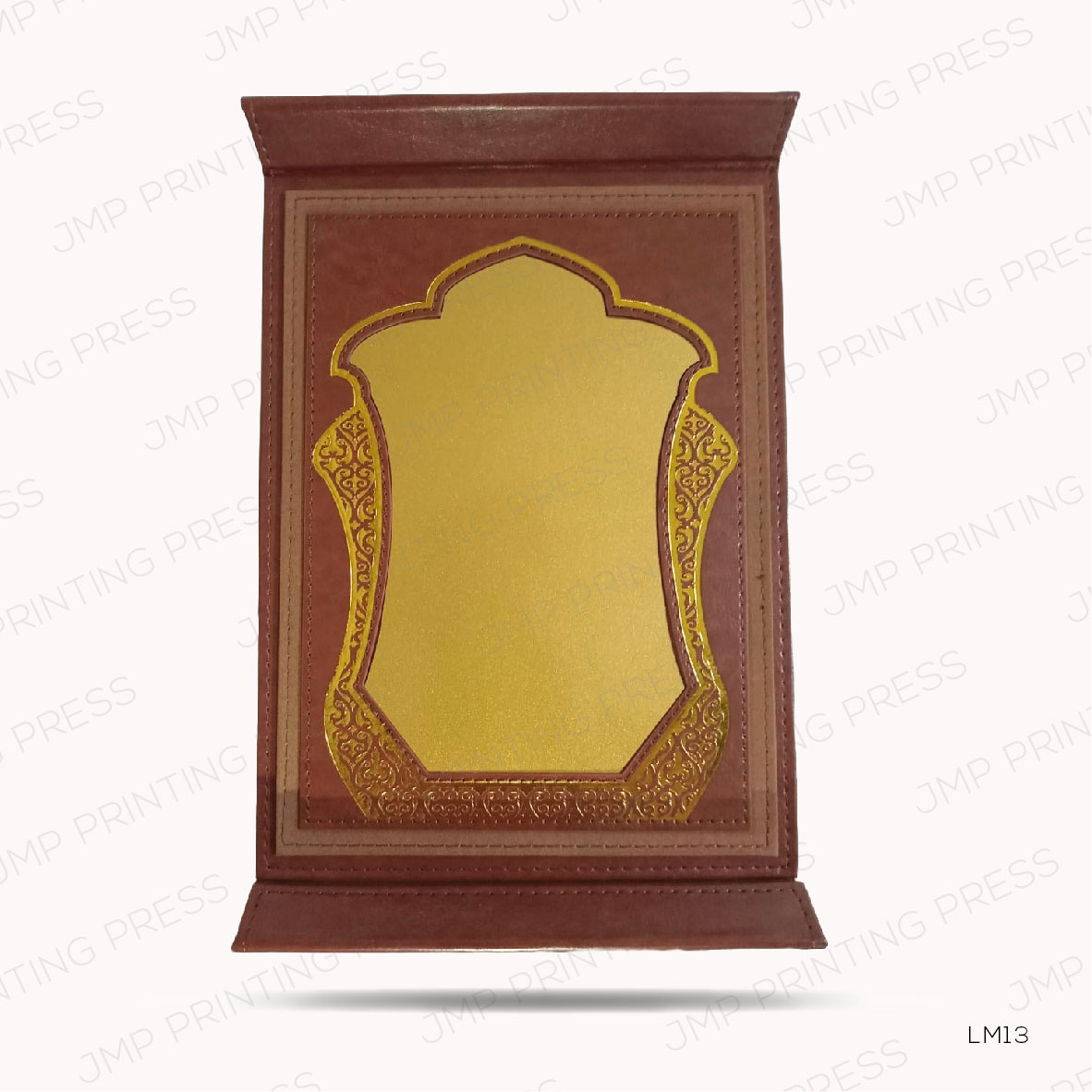 LM132ND-01 LM13 - LEATHER RECOGNITION MOMENTO WITH GOLDEN PLATE PRINTING UAE - Image 1