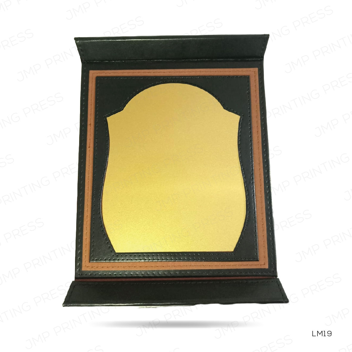 LM19231026-01 LM19 - LEATHER CORPORATE AWARD MOMENTO WITH GOLDEN PLATE PRINTING UAE - Image 1